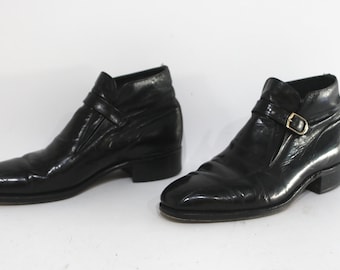 mens size 8.5 vintage BLACK with gold buckle leather WESTERN chelsea boots 70s BEATLE buckle boots