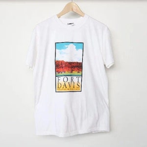 vintage white FORT DAVIS, Texas t-shirt top men's size medium WEST Texas vintage medium t-shirt top image 1