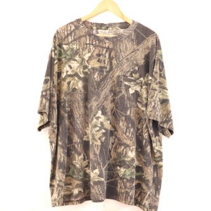 vintage 1990s y2k CAMOUFLAGE t-shirt short sleeve classic camo shirt -- size X-large - FREE shipping U.S.A