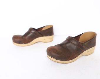 cheap dansko nursing clogs