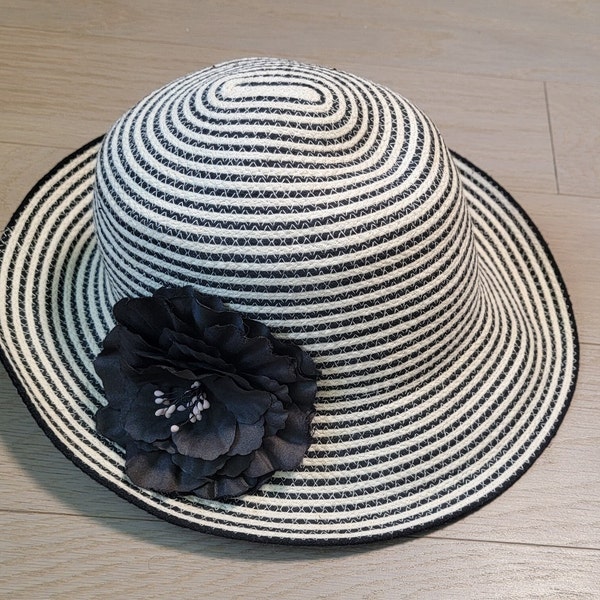 Jaclyn Smith Black and White Striped hat with black flower, vintage, excellent.