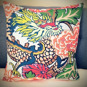 CHIANG MAI DRAGON Schumacher Aquamarine Interior/Exterior Schumacher Funda de almohada