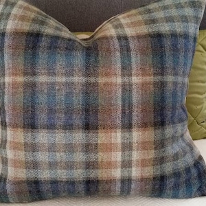 Mulberry Nevis blauwe wollen plaid tartan zachte leisteen, blauw, taupe kussensloop