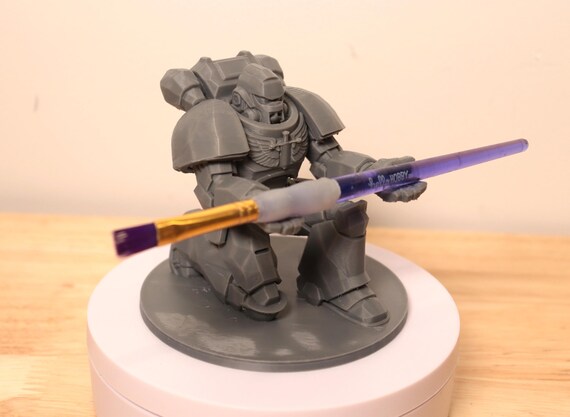 Grimdark Marine Pen Holder Low Poly | High-Quality 40k Office Accessory | Sci-Fi Fan Gift