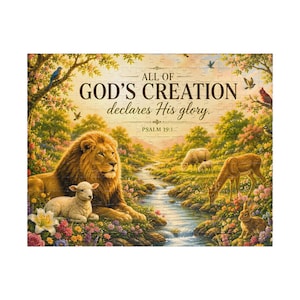 Può includere: Un puzzle raffigurante una scena serena con un leone, un agnello, un cervo e un coniglio vicino a un ruscello. Il puzzle include il testo "ALL OF GOD'S CREATION declares His glory." e il Salmo 19:1.