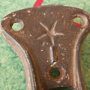 Vintage Cast Iron 1 inch Flagpole Holder Bracket With Star