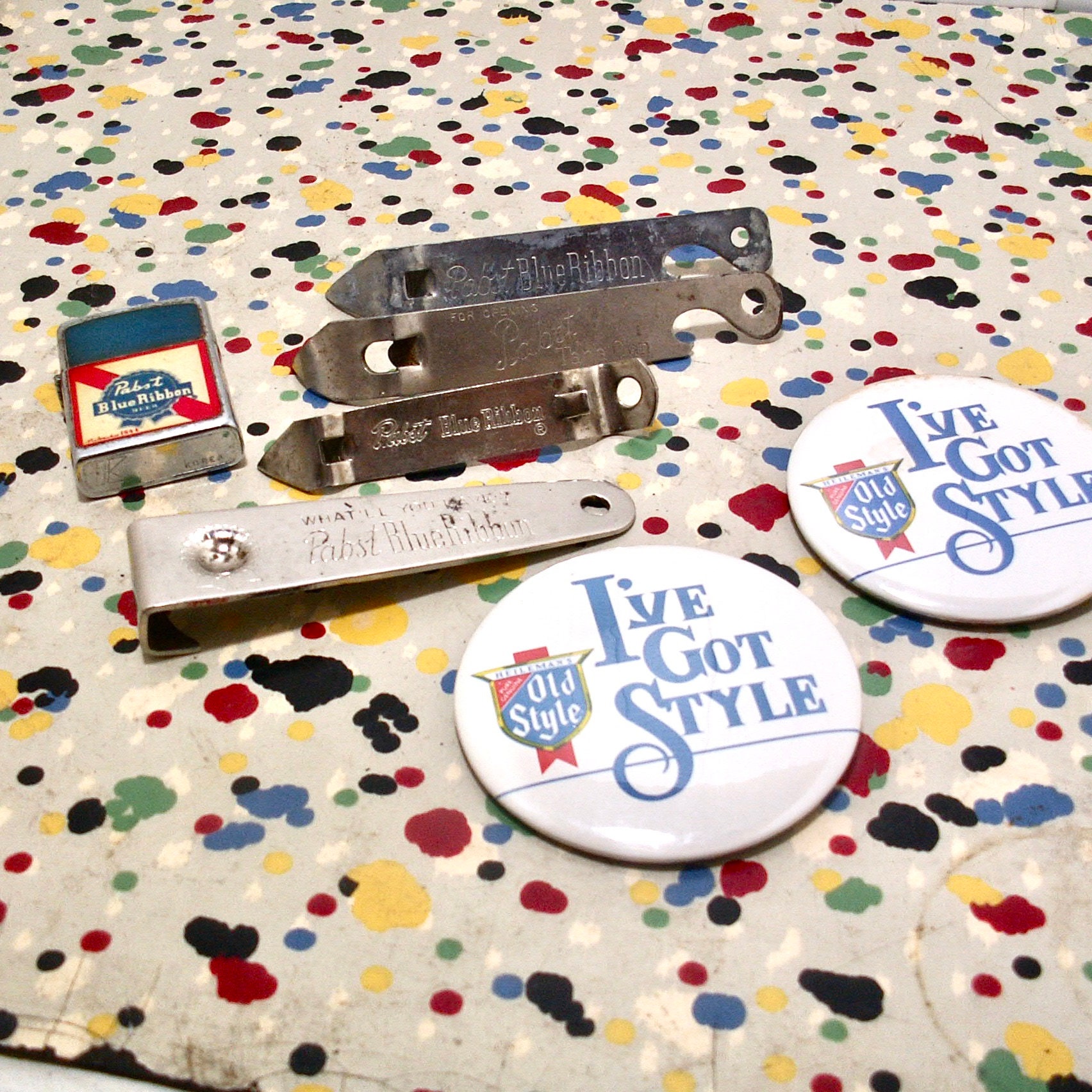 Vintage Old Style Beer Buttons And Pabst Blue Ribbon Flip Lighter And Pabst Can Bottle Openers