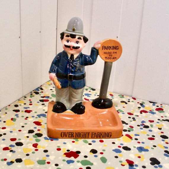 Vintage Ceramic Novelty Policeman Bobby Figurine T