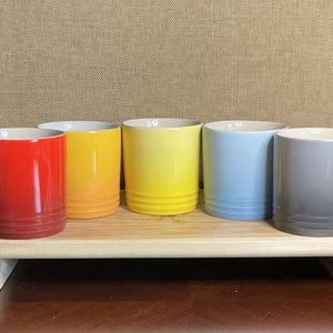 Tazas Le Creuset Second Choix London disponibles en varios colores - Cerámica premium en colores irresistibles - Capacidad de 355 ml