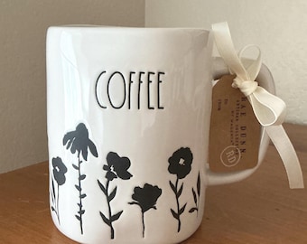 Taza de café Rae Dunn - Detalle floral a doble cara
