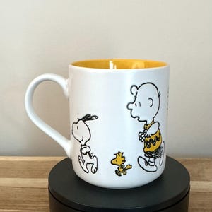 Peanuts Gang Snoopy Ceramic Coffee Mug- Cheerful Design With Charlie Brown, Woodstock - Purchase Single Mug, or Make into a Unique Gift Box