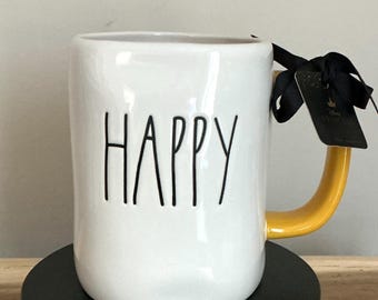 Taza de café "Happy" de Rae Dunn - Decoración de la película Blancanieves y los 7 enanitos de Disney -