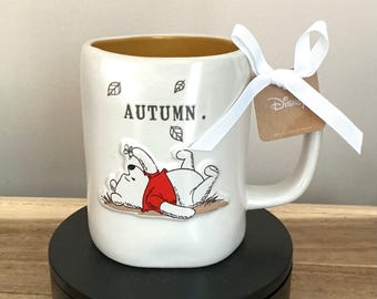 Kubek do kawy Rae Dunn – „Jesienny” Kubuś Puchatek – Dekoracja Kubusia Puchatka-