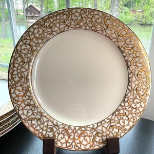 Add Elegant Sophistication To Your Dinner Party with This 6 Piece Set of Vintage American Florentine Scroll Gold Dinner Plates