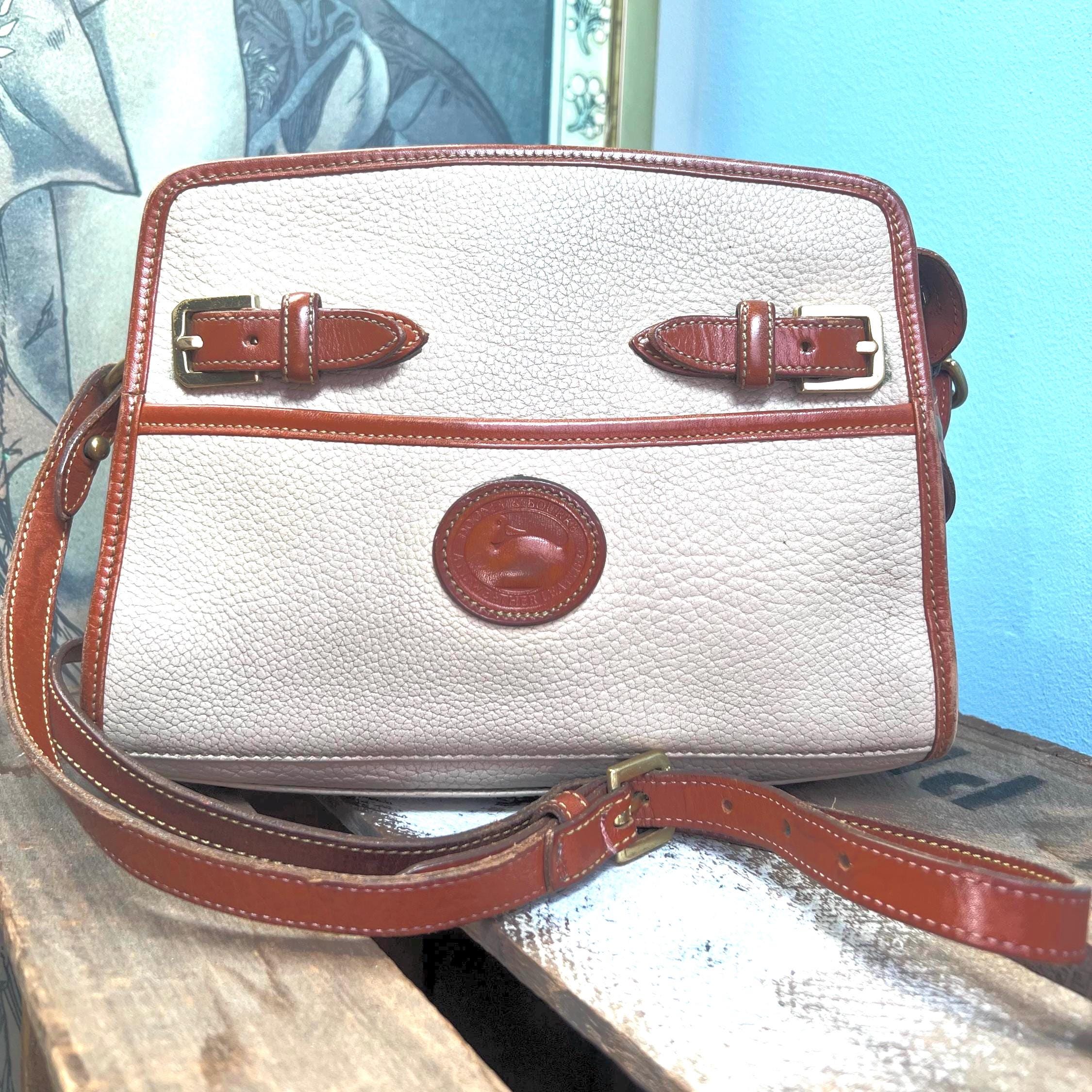ドゥーニーアンドバーク メッセンジャーバッグ USA製 ヴィンテージ バイカラー Dooney & Bourke Messenger Bags for Leather Exterior Women