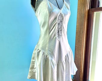 Vintage Victoria’s Secret White Low Back Drop Waist Night Gown Dress with Bow (Seam Needs Repair) Size S