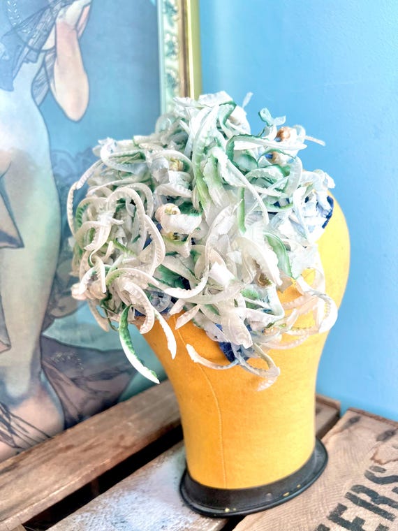 40s 50s Floral Fascinator Hat - image 3