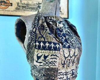 Haut court dos nu à motif tribal