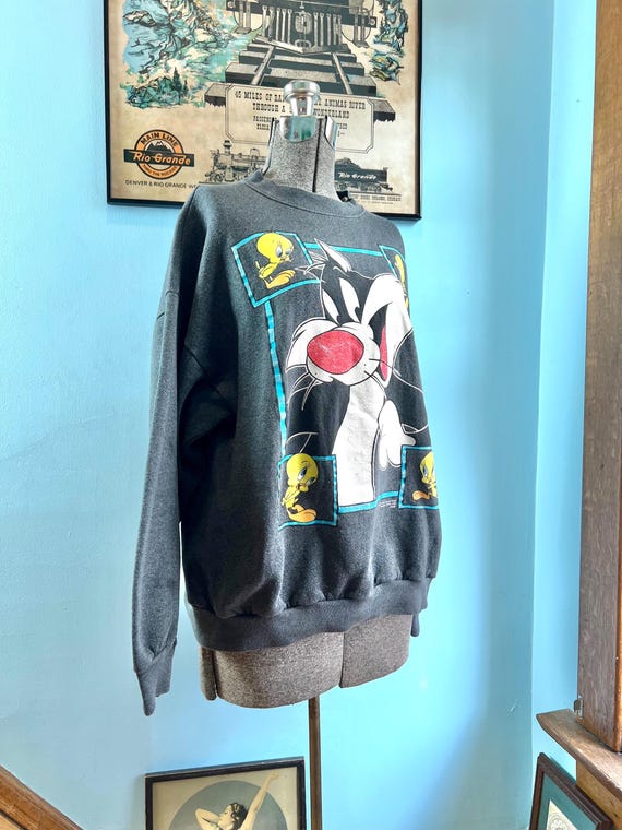 90s Looney Tunes Tweety Bird and Sylvester Sweatshirt