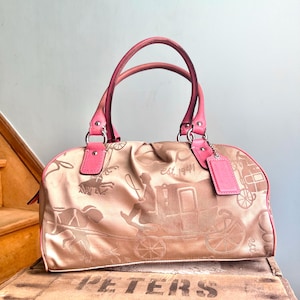 バッグ COACH Pink Leather Gathered Handbag Y2K レディース COACH Pink Leather Gathered Handbag Y2K
