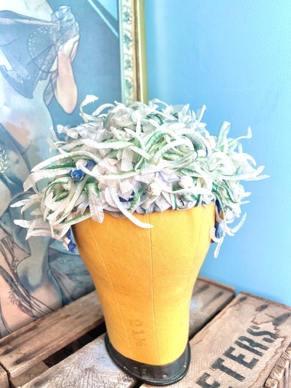 40s 50s Floral Fascinator Hat - image 5