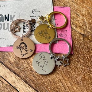Porte-clés personnalisé Écriture manuscrite et dessin d'enfants - Cadeau gravé personnalisé pour papa, maman ou grands-parents - Souvenir d'art dessiné à la main