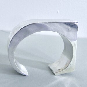 Vintage Modernist Sterling Armband, Quadrat und Oval gestreiftes Statement Piece