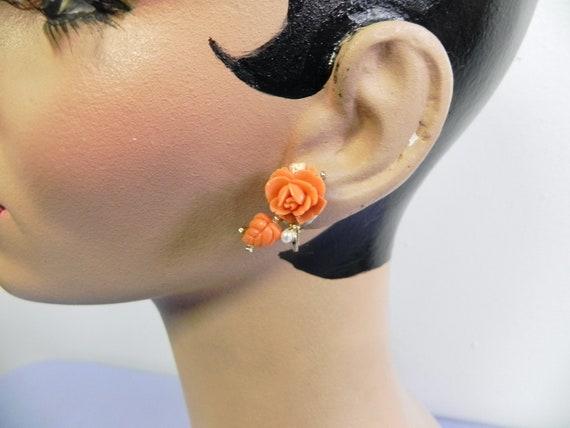 Vintage Earrings 40s Carved Coral Roses with Pearl - image 4