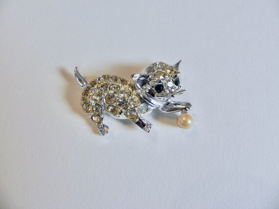Vintage brooch 1980/'s kittens basket rhinestones style 50 Vintage 1980/'s does 50/'s kitten rhine basketball brooch