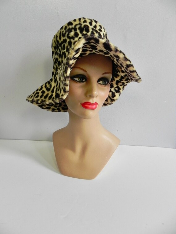 Vintage 60s Leopard Hat - Groovy Faux Fur - image 4