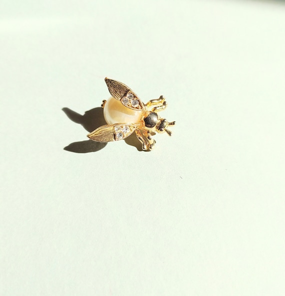 Vintage Trimbler Fly Brooch Sparkling Bee Bug Trem