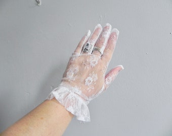 Vintage White Lace Gloves, Dead Stock Gloves with Ruffle Cuff Large Flower L