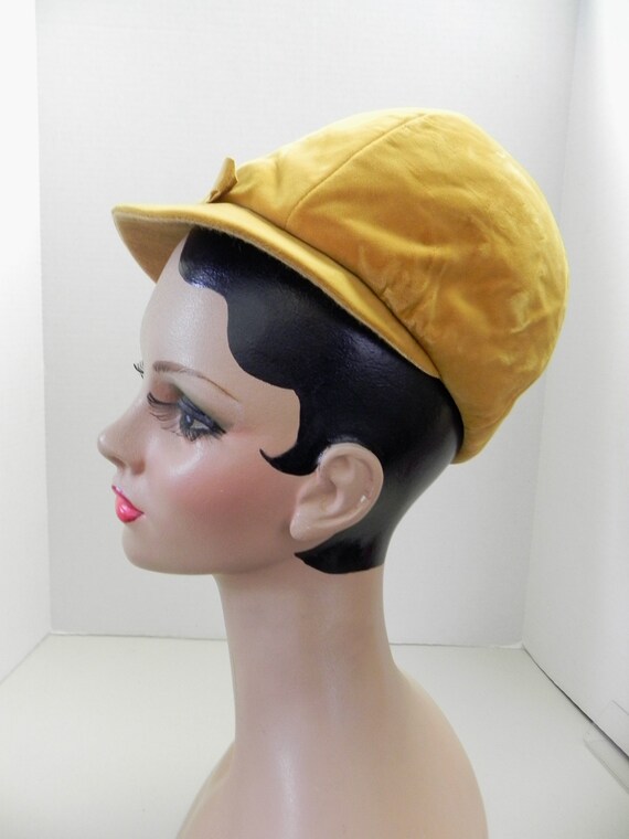 Vintage 1960s Ultra Mod Bubble Hat - 60s High Crow