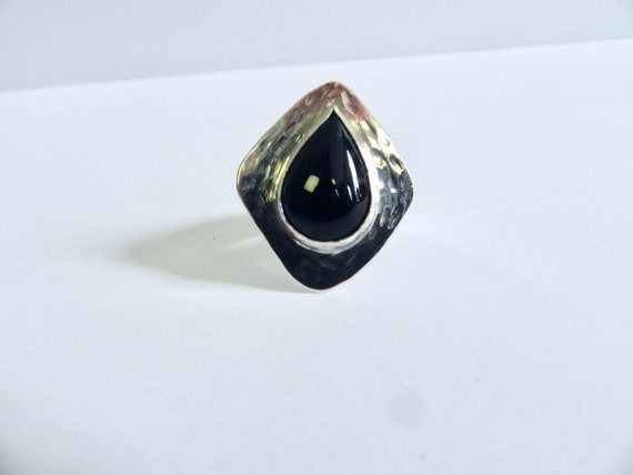 Vintage Sterling and Onyx Ring Hammered Silver Mo… - image 1