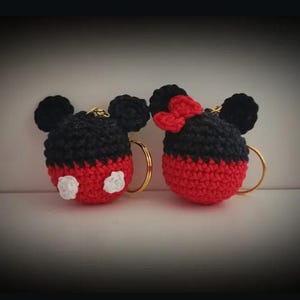 Portachiavi Minnie e Topolino, fatti a mano, ideali come gadget per bomboniere nascita o baby shower