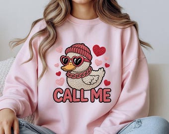 Retro Valentine Goose Sweatshirt  Funny Silly Goose Shirt, Cute Goose Lover Gift, Be Mine XOXO Valentine’s Day Crewneck,Faux Yarn Valentine