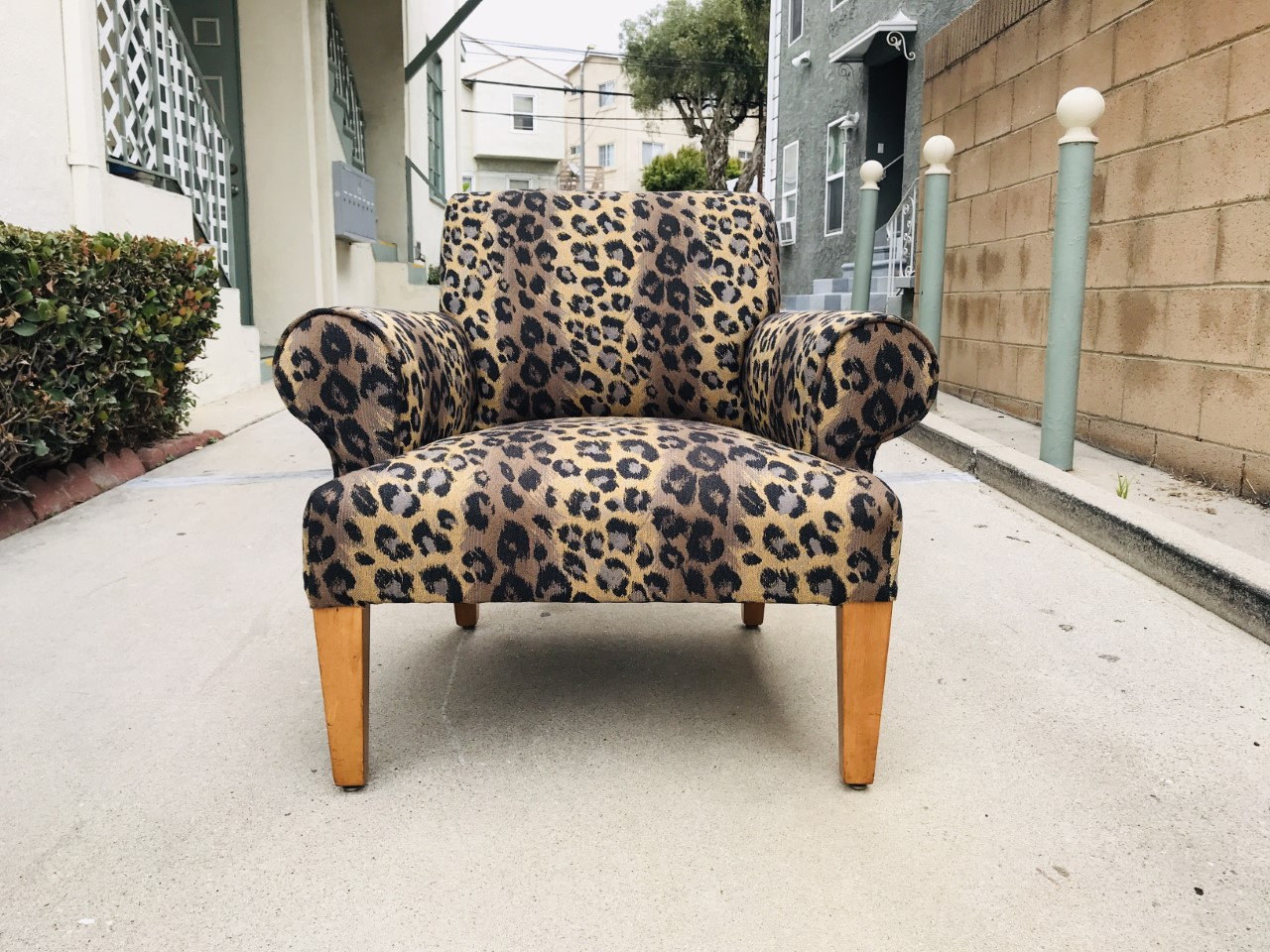 Cheetah print accent chair hot sale