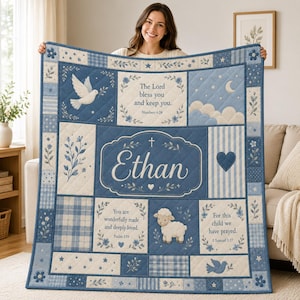 Personalisierte Babydecke mit Namensaufdruck, religiöse Kinderzimmerdecke, blaues Patchwork-Design, Taufgeschenk