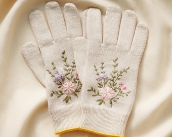 Embroidered Wild Flowers Gardening Gloves, Garden Lover Gloves, Garden Working Gloves, Outdoor Working Gloves, Floral Gloves.