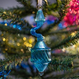 Türkis Weihnachtsschmuck, Baumschmuck, mundgeblasenes Glas Ornament für Urlaub Dekor, einzigartiges handgemachtes Geschenk für Mutter, hängende Baumkugel.
