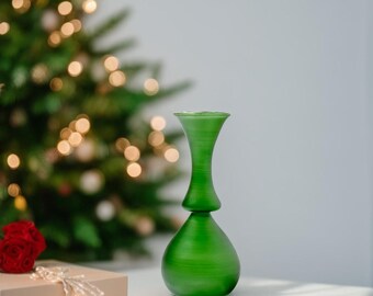 Vase en verre vert soufflé à la main | Verrerie décorative givrée | Vase moderne pour fleurs | Pièce maîtresse.