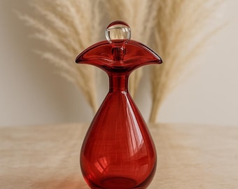 Botella de perfume de vidrio rojo soplado a mano / Tapón de cristal Art Deco / Botella decorativa / Botellas rellenables.