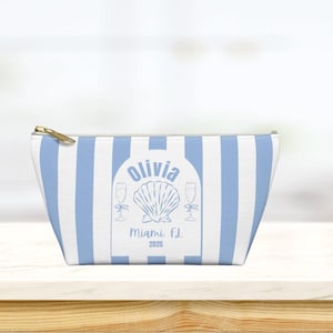 Bolsa de maquillaje para despedida de soltera, recuerdo personalizado de despedida de soltera con temática costera, esencial de viaje, último brindis en la costa, conchas marinas y campanas de boda
