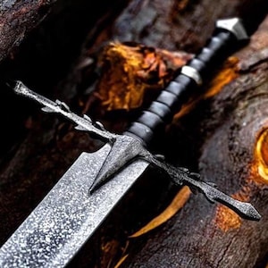 Réplique d&#39;épée Ringwraith faite main | Épée fantastique inspirée | Parfait pour un cosplay, une présentation ou un cadeau de collection, le meilleur cadeau