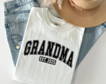 Grandma Est. 2025 T-Shirt, Pregnancy Announcement Tee