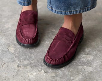 Vinröda Penny Loafers i mocka, klassiska platta läderskor för kvinnor, slip-on-skor med rund tå