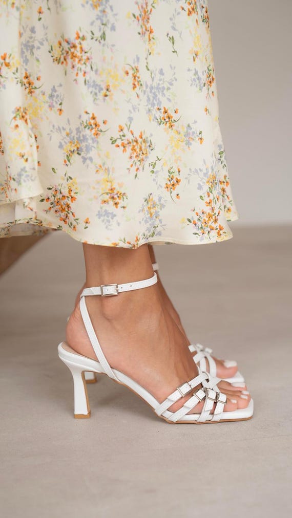 Sandalias Blancas Tacones De Tiras Largas Sandalias De Tacón