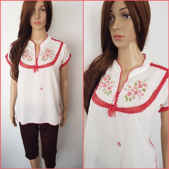 Vintage 70s White Cotton Floral Embroidered Croche