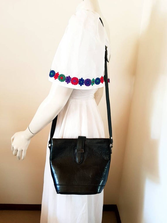 Vintage 70s Black Leather Bucket Handbag
