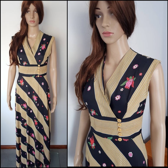 Vintage 70s Asian Style Sleeveless Maxi Hostess Dr
